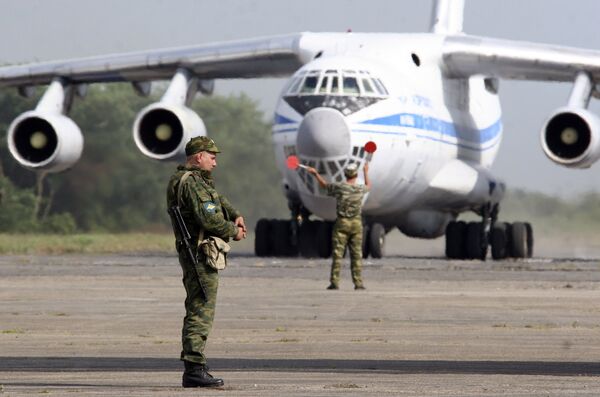 Российский военно-транспортный самолет ИЛ-76 
