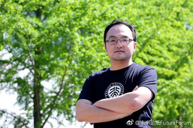 Лауреат Премии науки будущего по математике Сюй Чэньян Лауреат Премии науки будущего по математике Сюй Чэньян