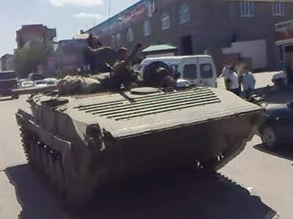 Российская военная техника на пути в Южную Осетию