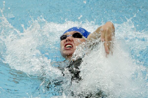Анастасия Зуева - участница финального заплыва 100 метров на спине среди женщин.
