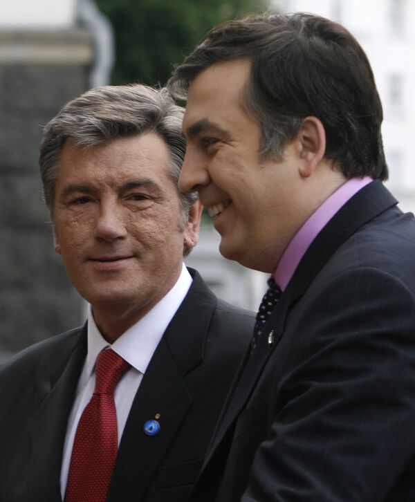 Президент Украины Виктор Ющенко и президент Грузии Михаил Саакашвили (слева направо)