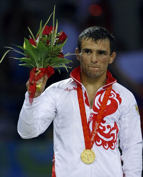 Борец Назир Манкиев принес сборной России первую золотую медаль