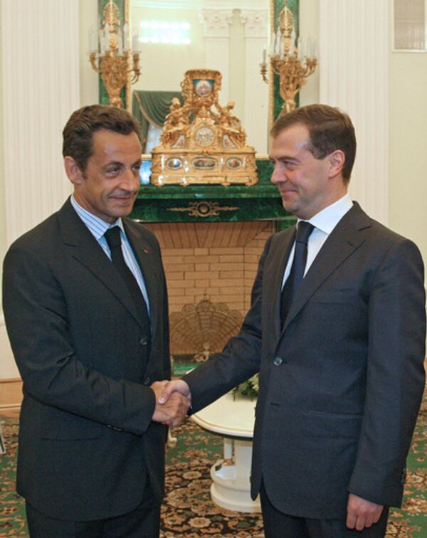 Президенты Франции и РФ Николя Саркози и Дмитрий Медведев во время встречи в Кремле