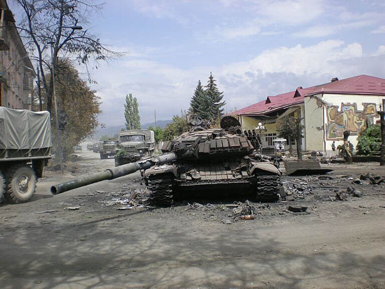 Разрушения в городе Цхинвали