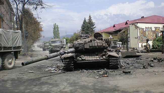 Разрушения в городе Цхинвале в результате августовской войны 2008 года. Архивное фото