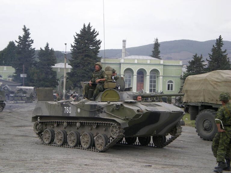 Российские военнослужащие в Цхинвали