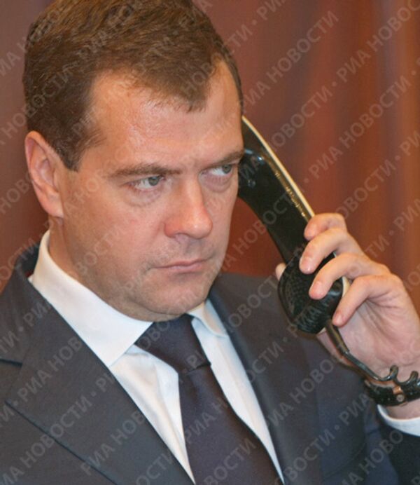 Медведев вс рф. Медведев с оружием. Медведев крутой.