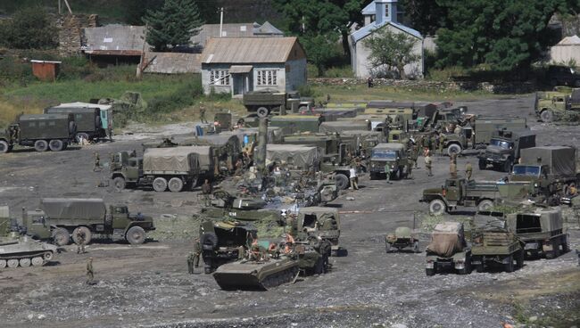 Военная база российских военнослужащих около Рокского тоннеля. Архивное фото