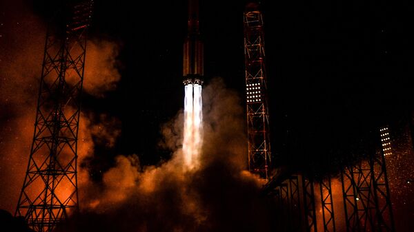 Старт ракеты-носителя Протон-М с пусковой площадки космодрома Байконур