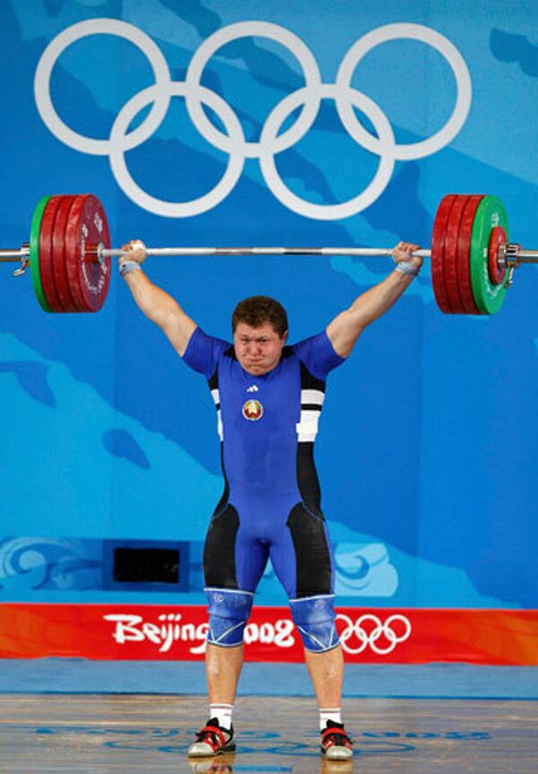 Белорусский тяжелоатлет Андрей Арамнов установил мировой рекорд на Олимпийских играх в Пекине