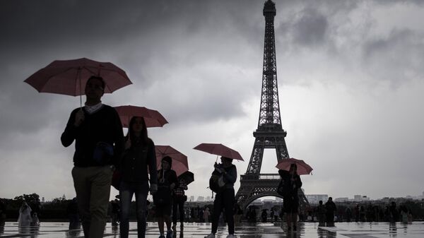 Дождь в Париже. Архивное фото