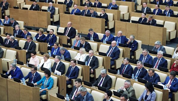 Депутаты на пленарном заседании Государственной Думы РФ. 13 сентября 2017