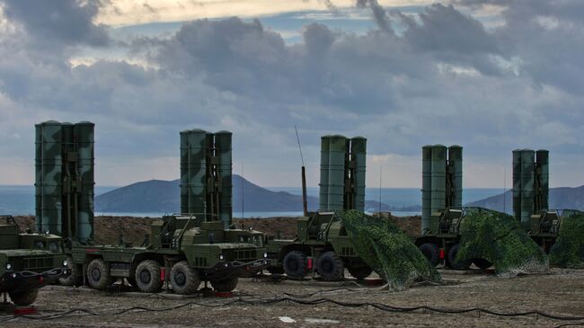 Зенитный ракетный комплекс С-400 Триумф. Архивное фото