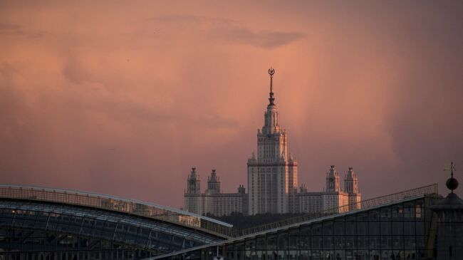 Главное здание Московского государственного университета им. М.В. Ломоносова