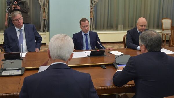 Премьер-министр РФ Дмитрий Медведев на совещании с руководством ГД и фракцией ЕР по подготовке бюджета. 13 сентября 2017