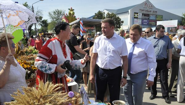 Глава Рязанской области Николай Любимов с жителями