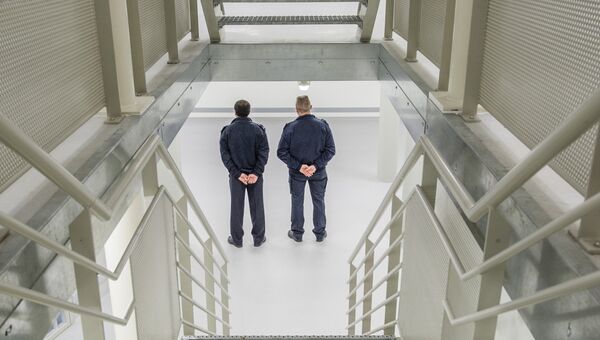 Надзератели в Бельгийской тюрьме. Архивное фото