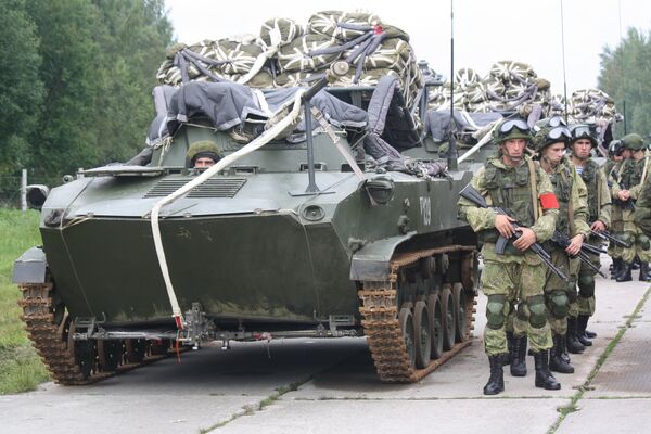 Подразделения Псковского, Тульского и Ивановского соединений внезапно подняты по тревоге в рамках совместного стратегического учения Запад-2017 Подразделения Псковского, Тульского и Ивановского соединений внезапно подняты по тревоге в рамках совместного стратегического учения Запад-2017