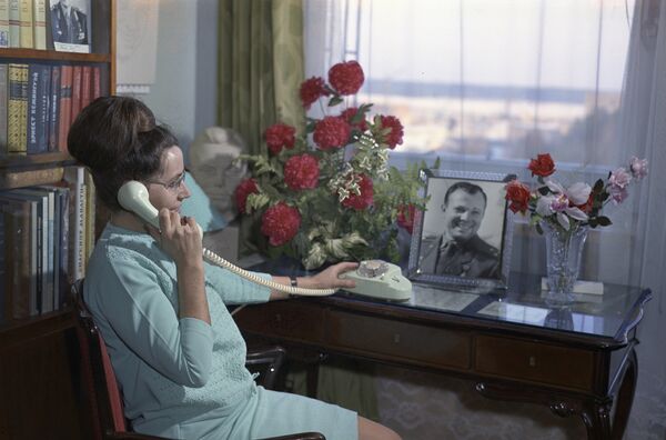Валентина Гагарина - жена летчика-космонавта, Героя Советского Союза Юрия Алексеевича Гагарина Валентина Гагарина - жена летчика-космонавта, Героя Советского Союза Юрия Алексеевича Гагарина