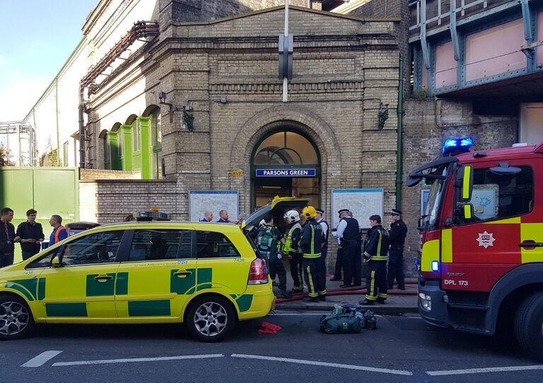 Возле станции метро Parsons Green в Лондоне после взрыва. 15 сентября 2017