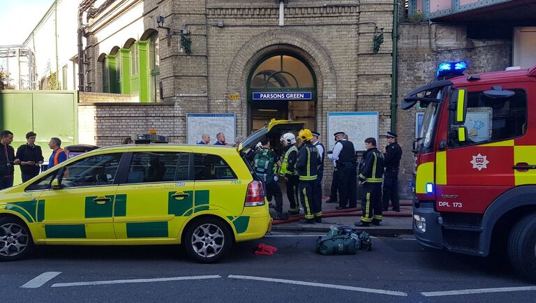 Возле станции метро Parsons Green в Лондоне после взрыва. 15 сентября 2017