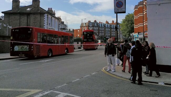 Возле станции метро Parsons Green в Лондоне после взрыва. 15 сентября 2017