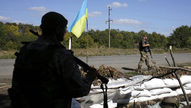 Украинские военные в Луганской области