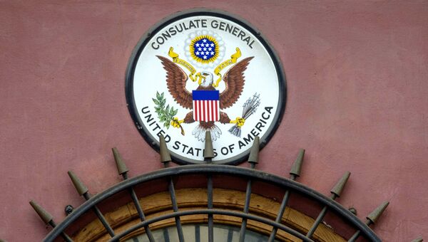 Американский герб на здании генерального консульства США в Санкт-Петербурге. Архивное фото