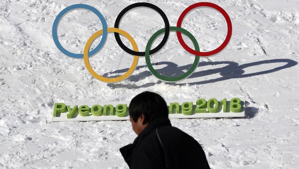 Олимпийские кольца в Пхенчхане. Архивное фото