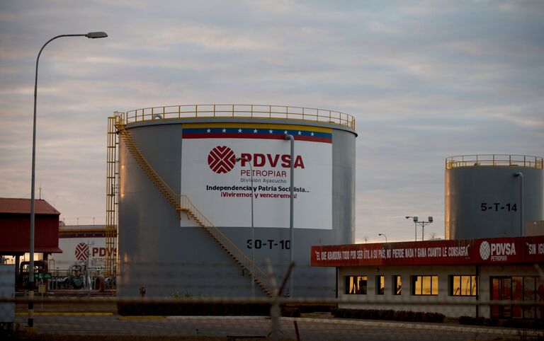 Нефтехранилище компании Petroleos de Venezuela Нефтехранилище компании Petroleos de Venezuela