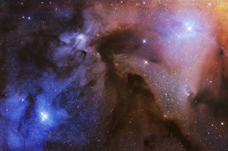 Снимок фотографа Артема Миронова из России The Rho Ophiuchi Clouds, победивший в категории Звезды и туманности в фотоконкурсе Insight Astronomy Photographer of the Year 2017