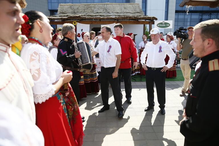 Глава Кубани Вениамин Кондратьев вместе с председателем краевого Заксобрания Владимиром Бекетовым и вице-губернаторами посетил интерактивно-развлекательные и концертные площадки