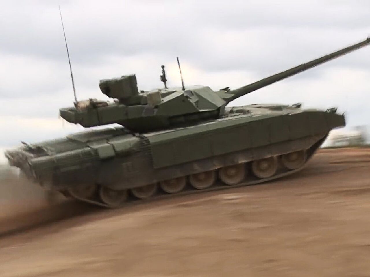 Танк Т-14 Армата: характеристики боевого танка, сколько на вооружении в  России