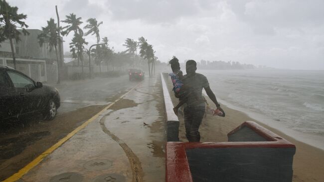 Ситуация на пляже в Сан-Хуане во время урагана Мария
