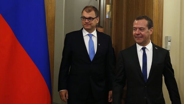 Премьер-министр Финляндии Юха Сипиля и Дмитрий Медведев во время встречи в Санкт-Петербурге. 21 сентября 2017