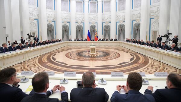 Президент РФ Владимир Путин во время встречи с представителями российских деловых кругов и объединений. 21 сентября 2017