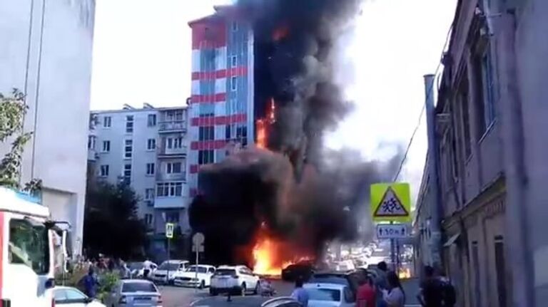 Десятиэтажная гостиница загорелась в Ростове-на-Дону. Съемка МЧС Десятиэтажная гостиница загорелась в Ростове-на-Дону. Съемка МЧС