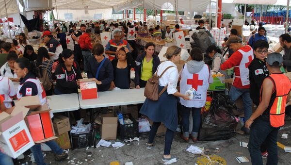 Центральный пункт сбора помощи Красного креста Мексики. Архивное фото