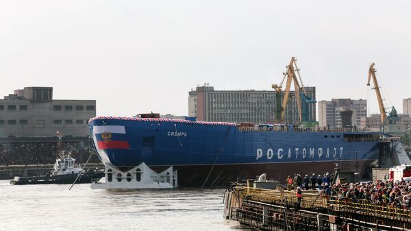 Церемония спуска на воду атомного ледокола Сибирь на Балтийском заводе в Санкт-Петербурге