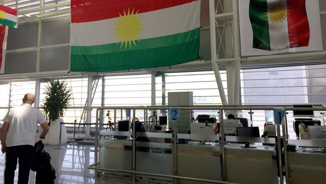 Флаги Иракского Курдистана аэропорту в Эрбиле