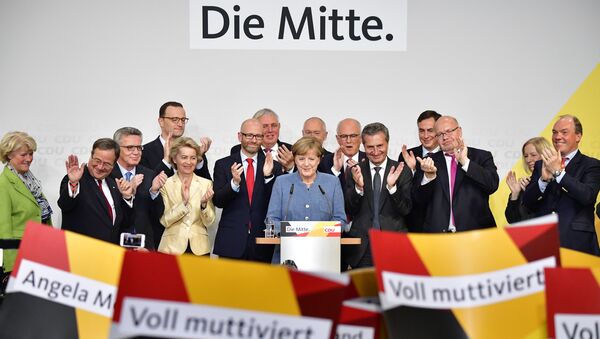 Федеральный канцлер Германии Ангела Меркель произносит речь после объявления предварительных результатов выборов. 24 сентября 2017