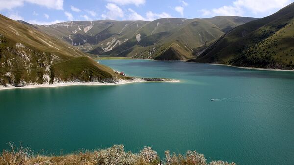 Юные экологи Дагестана очистили берега озера Кезеной-ам