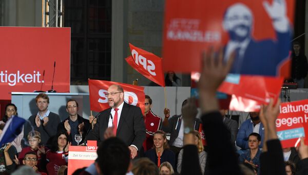 Кандидат на пост канцлера Германии, глава Социал-демократической партии Германии Мартин Шульц во время предвыборного выступления