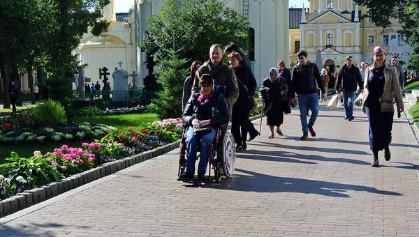 Доступная среда? Тест-драйв тура для маломобильных людей в Сергиев Посад