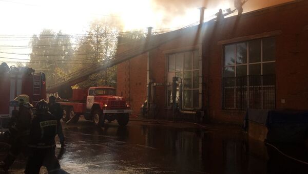 Пожар на складе с бытовой химией на территории мебельной фабрики в подмосковном Чехове. 25 сентября 2017
