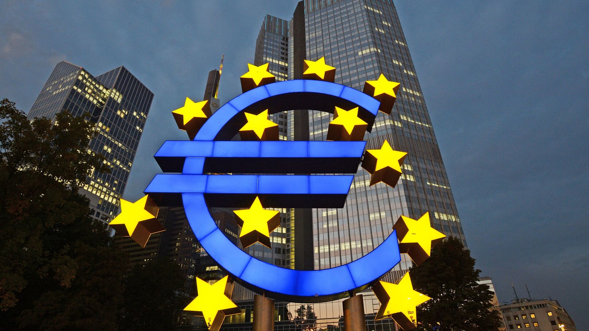 Логотип Центрального европейского банка во Франкфурте - РИА Новости, 1920, 07.03.2024