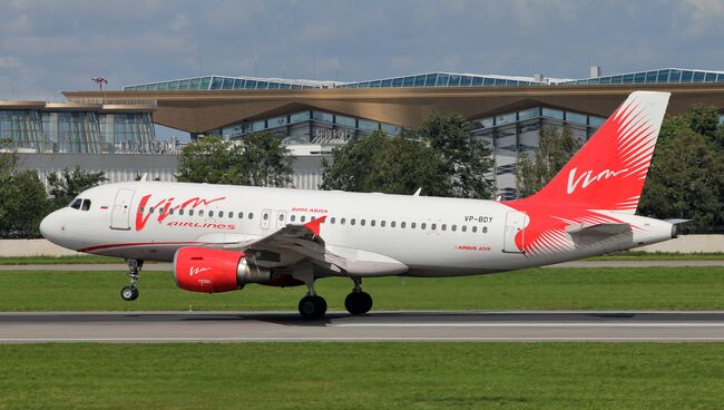 Самолет Airbus A319 авиакомпании ВИМ-Авиа. Архивное фото