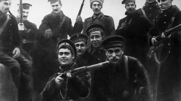 Матросы-балтийцы, участники штурма Зимнего дворца в Петрограде в октябре 1917 года