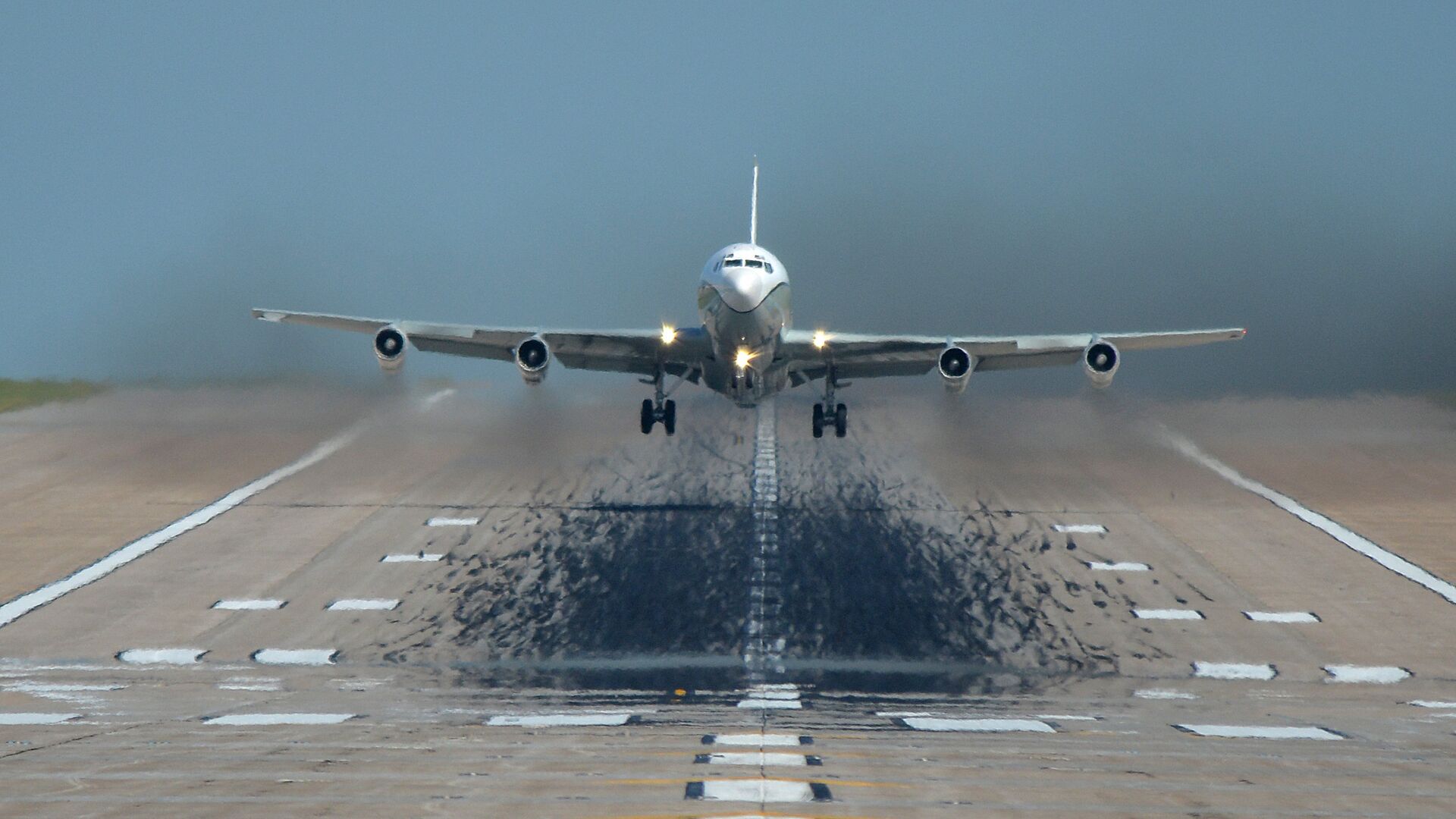 Самолет наблюдения США OC-135B - РИА Новости, 1920, 06.04.2021