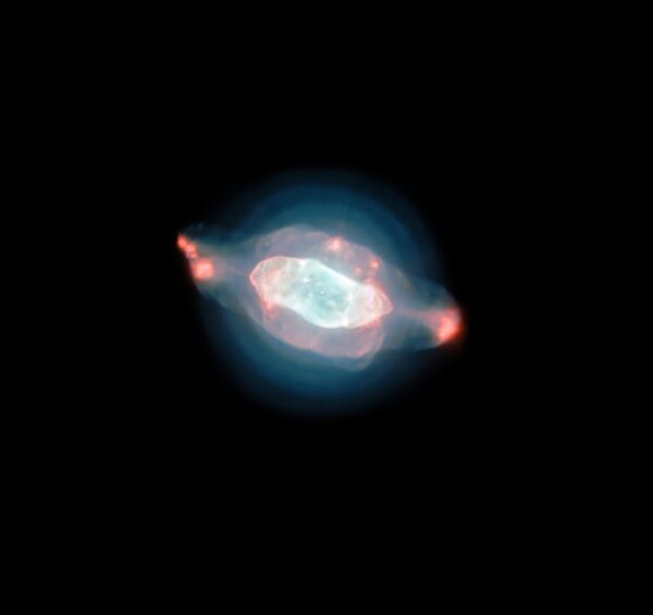 Туманность NGC 7009 в созвездии Водолея
